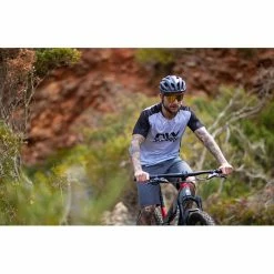 Northwave Edge Kurzarm-Trikot Herren Grau/schwarz -Cityräder magasin en ligne northwave edge short sleeve jersey men grey black 4